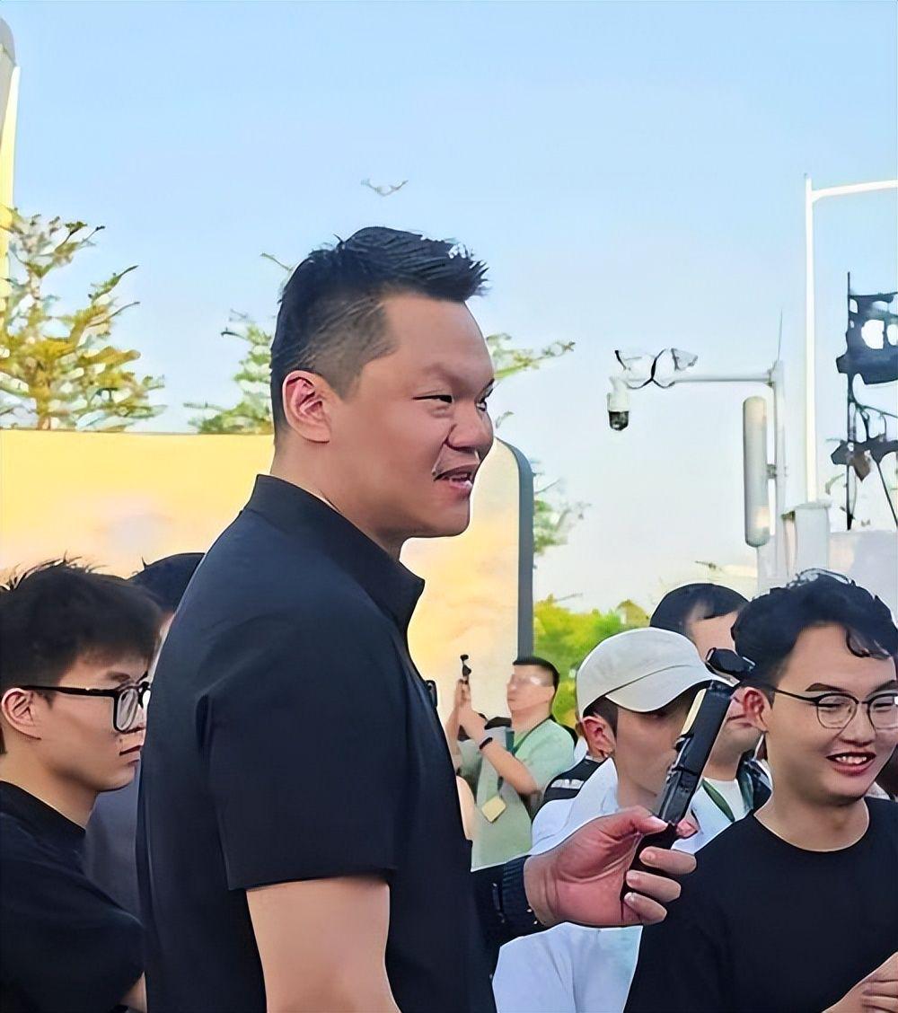 港超刚官宣大卫席尔瓦加盟，本人就否认，仅踢1场比赛，商业表演
